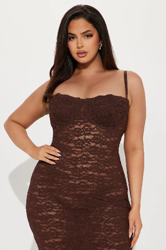 Lilie Lace Maxi Dress - Chocolate