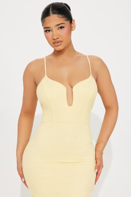 Sara Textured Maxi Dress - Butter Yellow