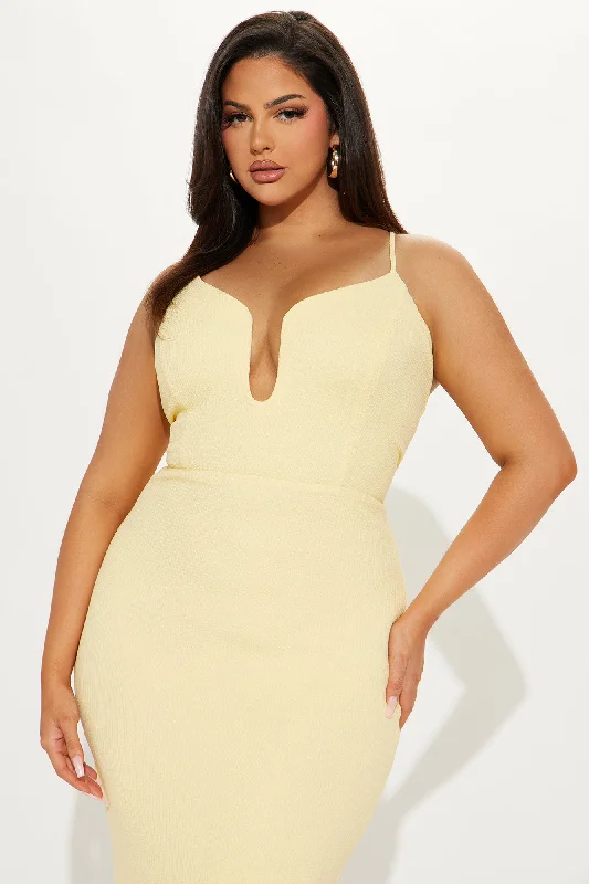 Sara Textured Maxi Dress - Butter Yellow